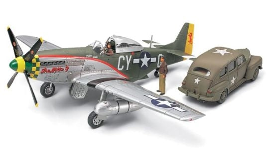 North American P-51D Mustang & Staff Car